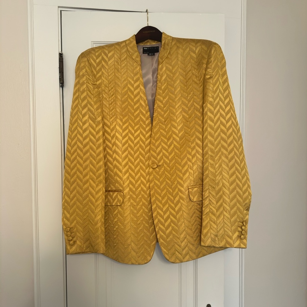Asos Design Men’s Gold Blazer size 44